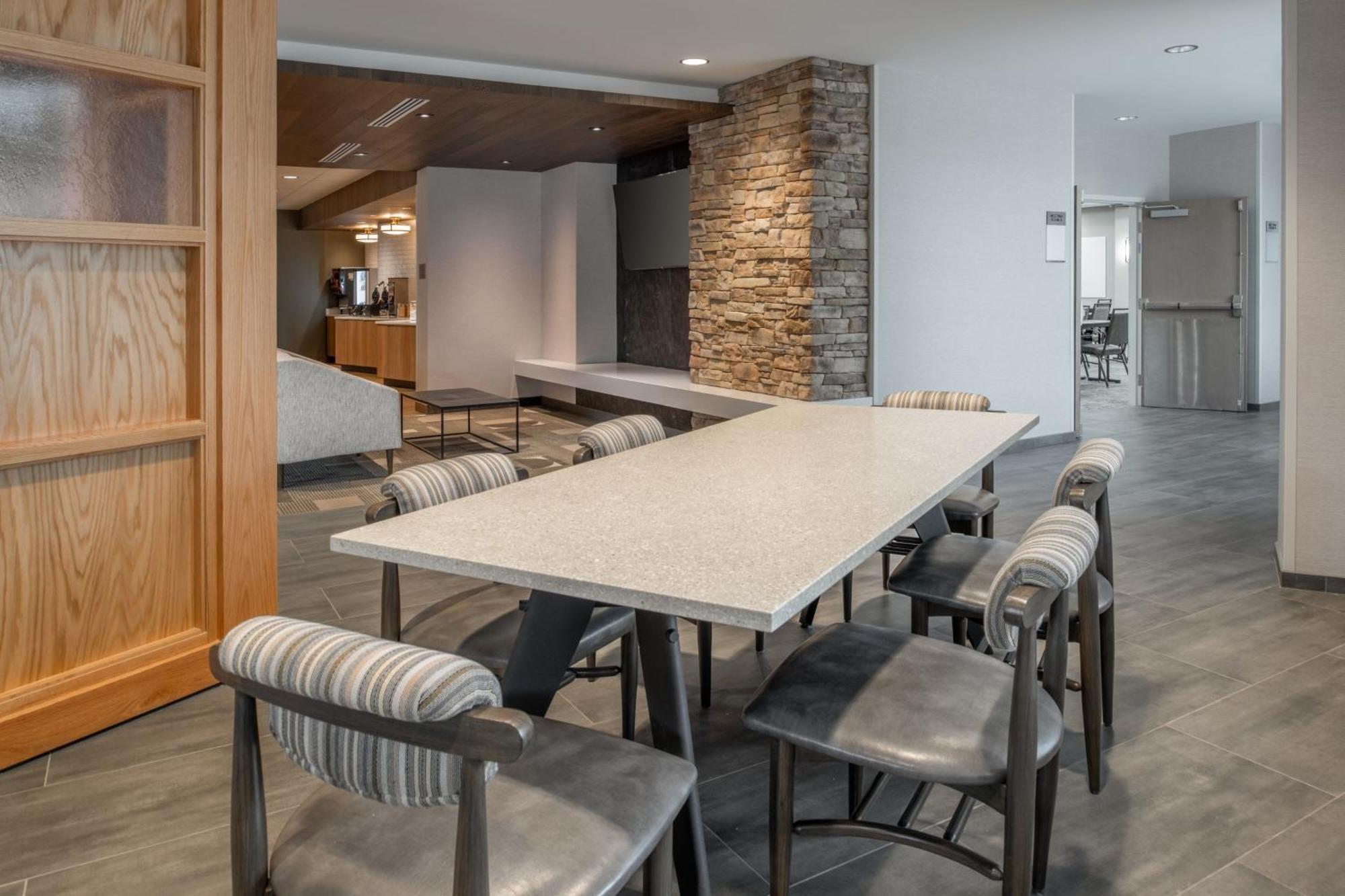 מלון Fairfield By Marriott איסאקה מראה חיצוני תמונה